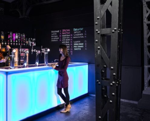 Lichtdoorlatende balie Corian