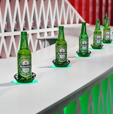 Heineken_bottles-on-bar_final
