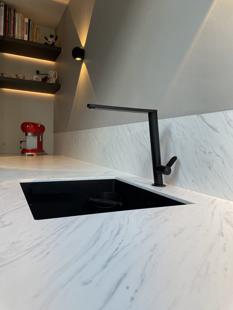CORA Worktops - Solid Surface werkblad CORA Carrara - ism Kitchen Solutions 2
