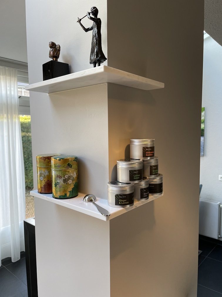 CORA Worktops - Solid Surface werkblad CORA Carrara - ism Kitchen Solutions 9 plankjes in muur